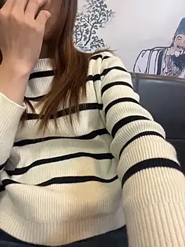 nidebeibei online show from March 23, 2026, 2:21 pm