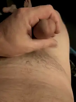 Snapshot of ChillerShrub chatting on April 4, 2026, 1:52 pm ChillerShrub online show from April 4, 2026, 1:52 pm