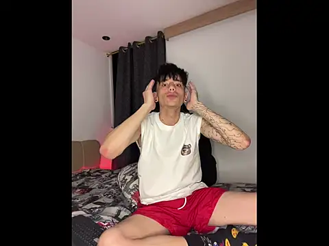 Snapshot of BatKingandBatQueen chatting on March 17, 2026, 12:59 am BatKingandBatQueen online show from March 17, 2026, 12:59 am