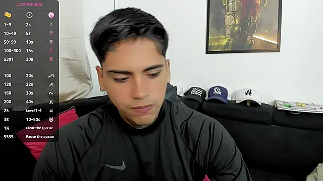 sweetlatinoboy online show from March 22, 2026, 12:08 pm
