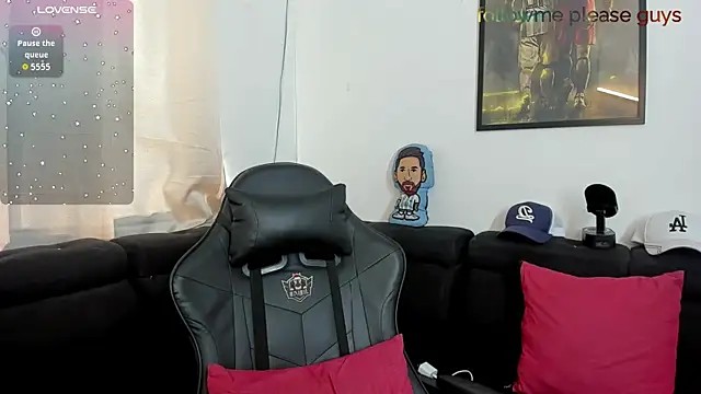 sweetlatinoboy online show from May 14, 2026, 1:07 pm
