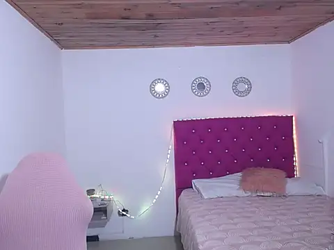 Pinkg Fox10 online show from March 17, 2026, 11:46 am