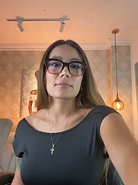 Snapshot of SERENAA__ chatting on May 21, 2026, 3:24 am SERENAA online show from May 21, 2026, 3:24 am