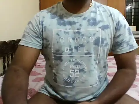 Snapshot of Dark_Banana69 chatting on July 3, 2026, 6:47 pm Dark Banana69 online show from July 3, 2026, 6:47 pm