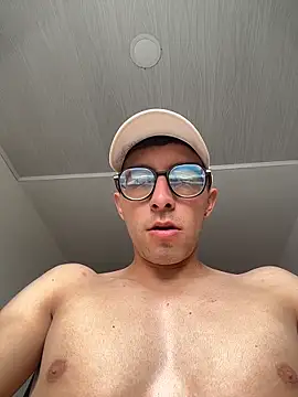 LeonBlazze online show from April 9, 2026, 3:17 pm