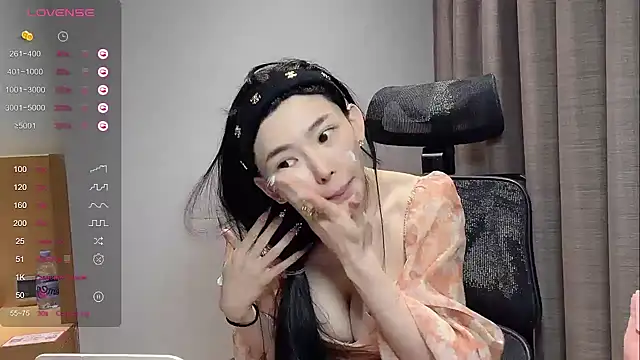kiki-12 online show from April 18, 2026, 11:49 pm
