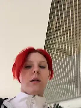 NinaParri online show from May 20, 2026, 3:24 am