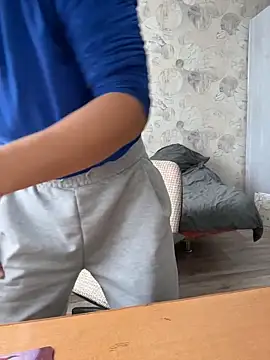 Snapshot of MikkyDo chatting on March 22, 2026, 8:40 am MikkyDo online show from March 22, 2026, 8:40 am