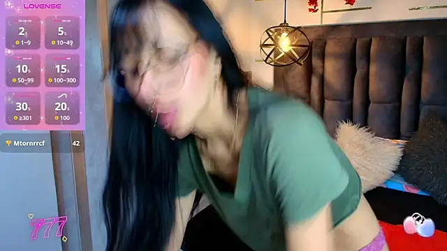 BONIE WILLS online show from April 15, 2026, 12:23 pm
