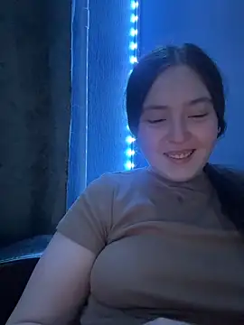 Snapshot of charmingggirl chatting on May 11, 2026, 5:32 pm charmingggirl online show from May 11, 2026, 5:32 pm