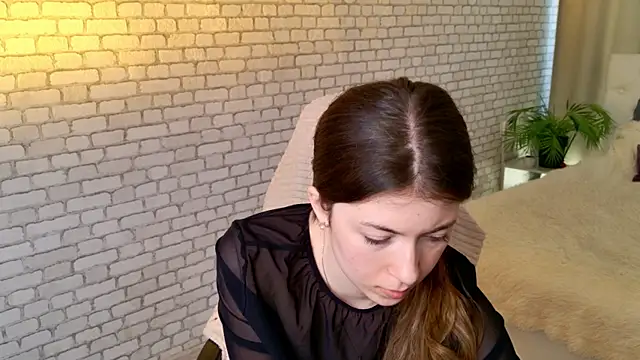 LiuYani online show from May 6, 2026, 1:38 pm