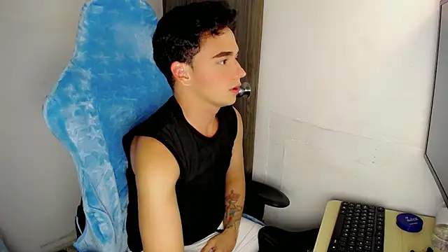 Snapshot of Mathias_twinkk chatting on March 29, 2026, 5:46 pm Mathias twinkk online show from March 29, 2026, 5:46 pm