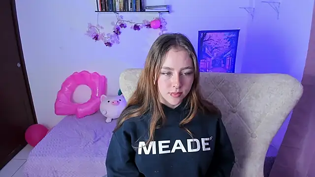 Snapshot of leyla_miller_ chatting on March 28, 2026, 3:11 pm leyla miller online show from March 28, 2026, 3:11 pm