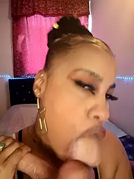 KAYLA 48  online show from April 4, 2026, 10:07 pm