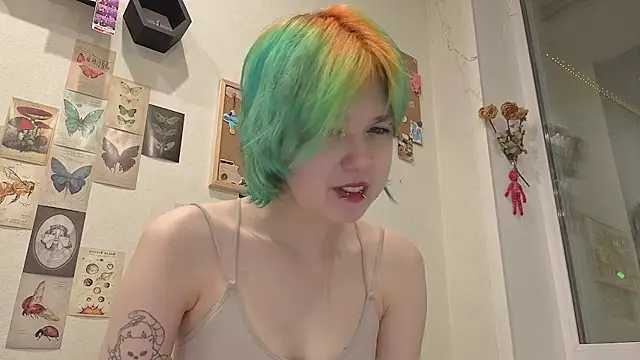 LittleKittenStar online show from June 3, 2026, 8:03 pm