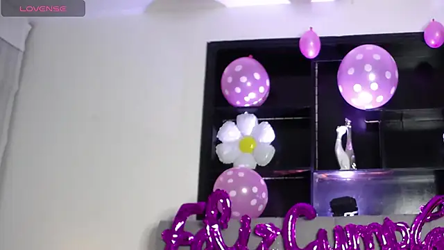Melannyy V online show from April 18, 2026, 2:10 pm