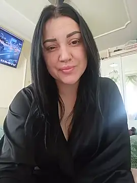 Elsie-Nora online show from May 28, 2026, 6:43 am