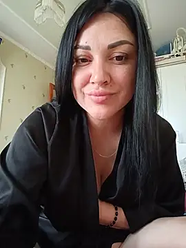 Elsie-Nora online show from July 7, 2026, 6:05 am