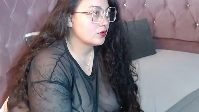 Snapshot of AvaRyd chatting on April 19, 2026, 5:18 am AvaRyd online show from April 19, 2026, 5:18 am
