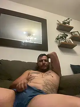 HOTB0Y18 online show from April 12, 2026, 10:53 am