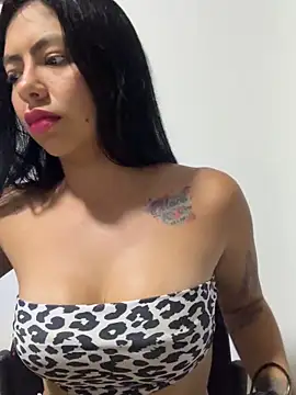 Snapshot of Noa_rousse01 chatting on April 28, 2026, 3:44 am Noa rousse01 online show from April 28, 2026, 3:44 am