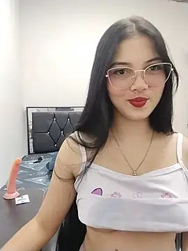 Snapshot of veleria_allurin chatting on June 19, 2026, 12:09 pm veleria allurin online show from June 19, 2026, 12:09 pm