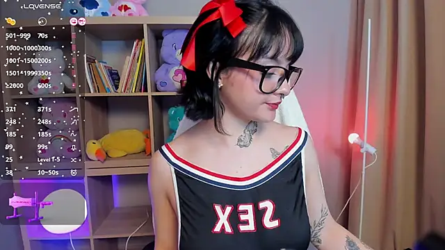  EmilyRouge  online show from May 8, 2026, 4:40 am