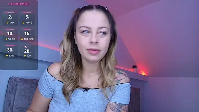 BluEyesKate online show from March 28, 2026, 4:01 am