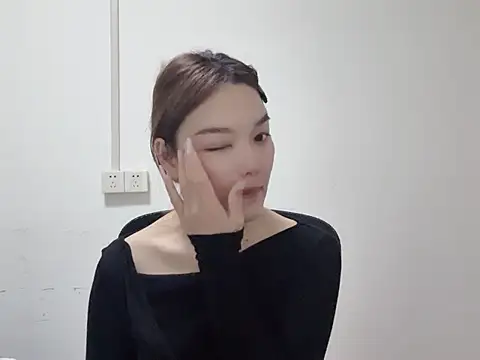 leilei998 online show from March 23, 2026, 6:39 am