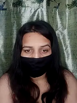 REENA-STRIP online show from April 22, 2026, 7:48 pm