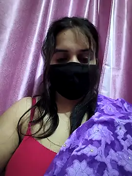 REENA-STRIP online show from April 28, 2026, 7:19 pm