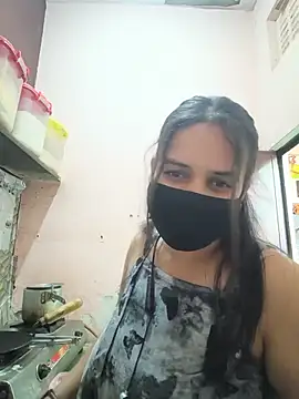 REENA-STRIP online show from May 16, 2026, 6:21 am