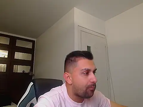 BryceReign online show from May 9, 2026, 4:28 am