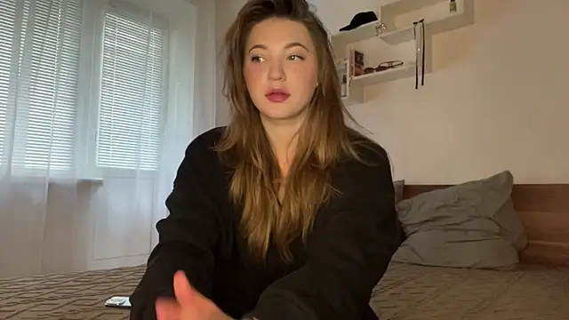 1Kellynaive online show from May 25, 2026, 3:29 pm