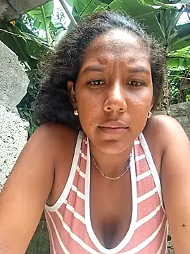 Snapshot of emily_fox01 chatting on April 20, 2026, 2:53 pm emily fox01 online show from April 20, 2026, 2:53 pm