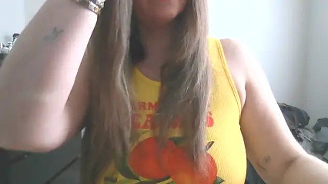 Snapshot of Goddess-GraceX chatting on April 15, 2026, 4:36 pm Goddess-GraceX online show from April 15, 2026, 4:36 pm