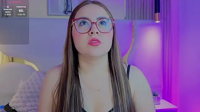 Renata Jones1 online show from May 16, 2026, 11:09 am