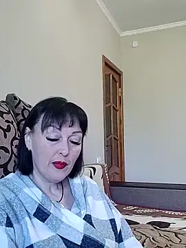 HelgaDennis online show from May 6, 2026, 6:41 am