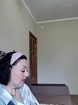 HelgaDennis online show from May 9, 2026, 10:31 am