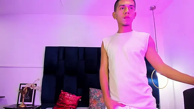 your d0ll1 online show from March 24, 2026, 1:27 pm