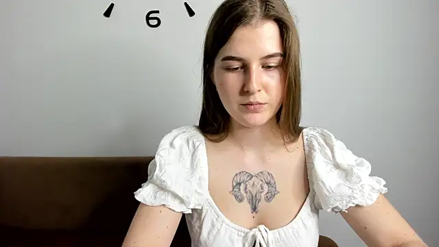 Snapshot of OhMyAlice chatting on April 4, 2026, 7:33 pm OhMyAlice online show from April 4, 2026, 7:33 pm