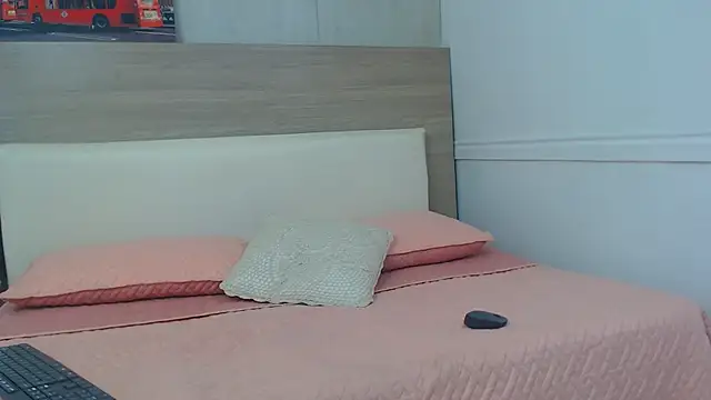 ariana rivera1 online show from April 7, 2026, 1:11 pm