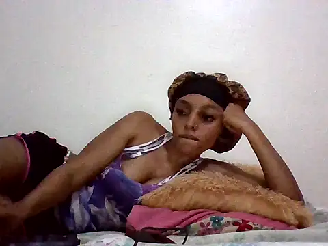 Zurii  online show from April 15, 2026, 4:14 pm