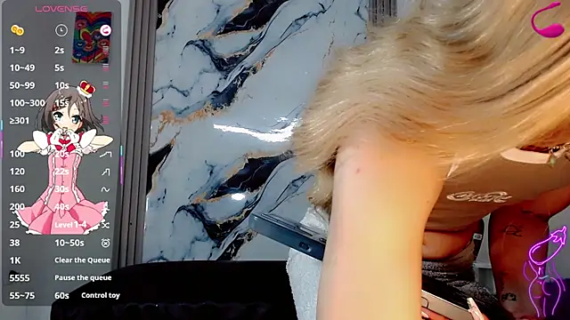 Mia Colucci- online show from May 4, 2026, 7:21 pm