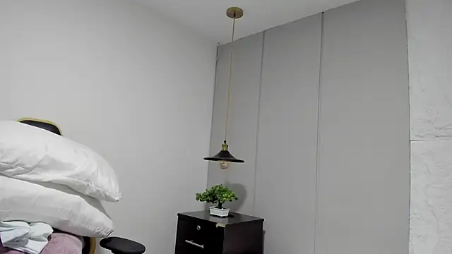 Snapshot of kira_relish chatting on April 29, 2026, 5:30 pm kira relish online show from April 29, 2026, 5:30 pm