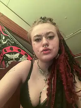 darlingvicuous online show from March 22, 2026, 9:51 pm