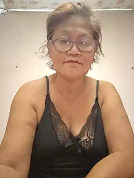 Sunflower1956 online show from May 11, 2026, 9:23 pm