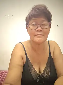 Sunflower1956 online show from May 31, 2026, 11:28 am