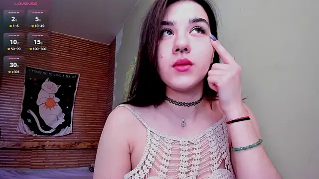 Elly  Green online show from May 20, 2026, 2:18 am