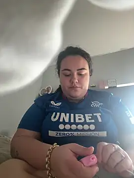 Khloeross online show from June 10, 2026, 2:05 pm